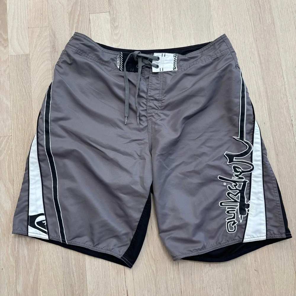 Quiksilver Board Shorts Mens 34 Grey Black Fair Embroidered Logo G101509